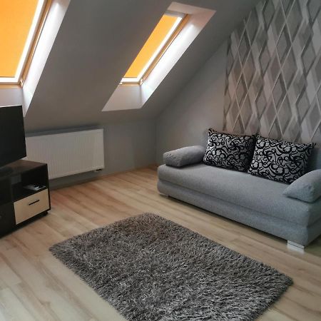 Szabó Apartman Sarvar Exterior foto