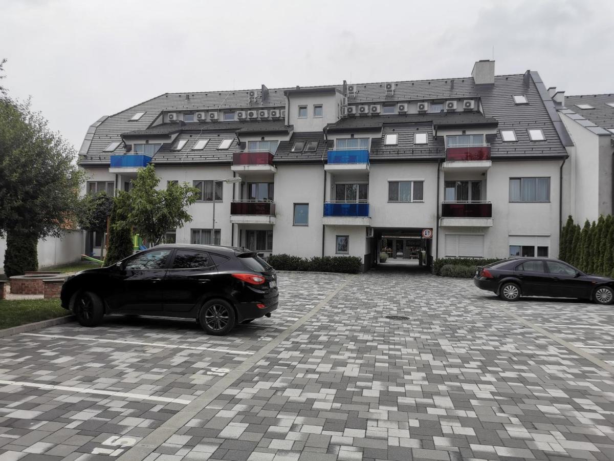 Szabó Apartman Sarvar Exterior foto