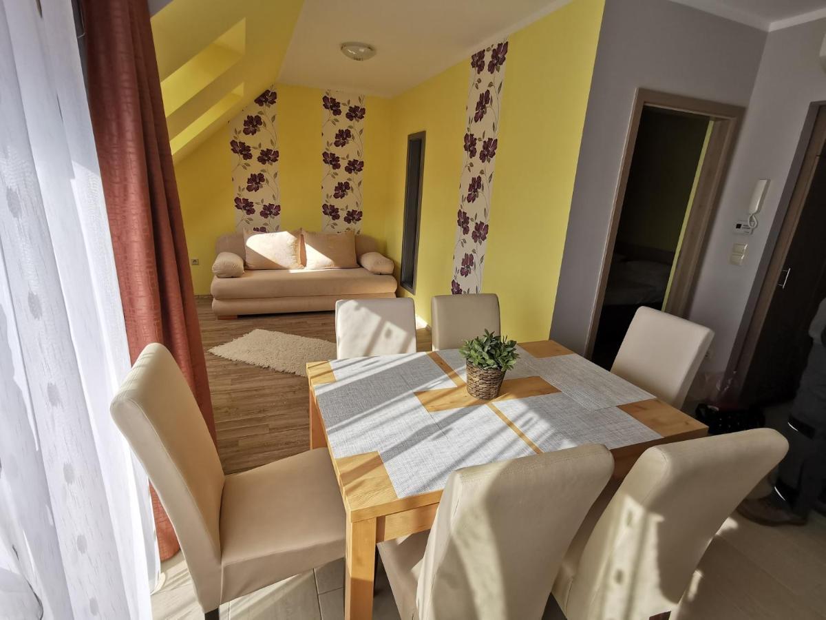 Szabó Apartman Sarvar Exterior foto