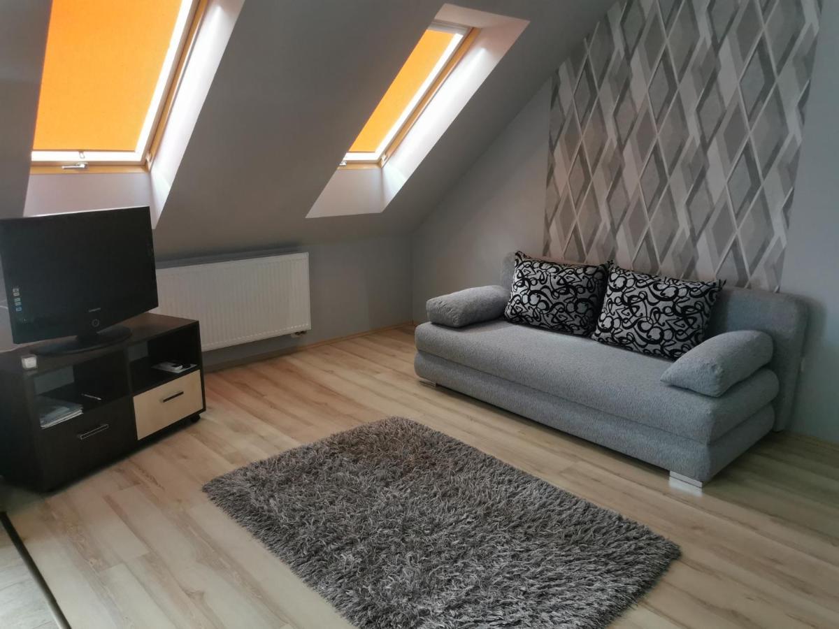 Szabó Apartman Sarvar Exterior foto