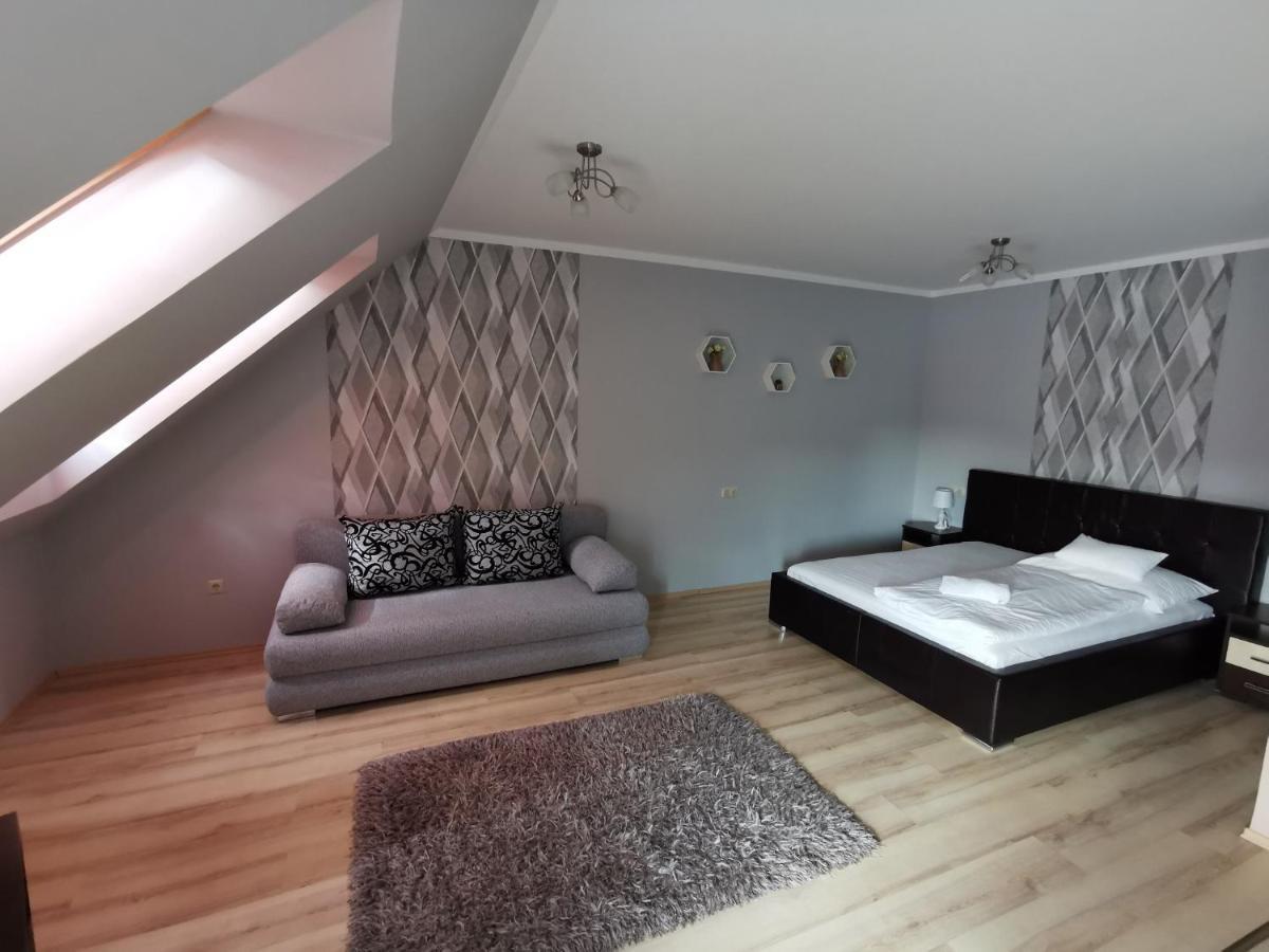Szabó Apartman Sarvar Exterior foto