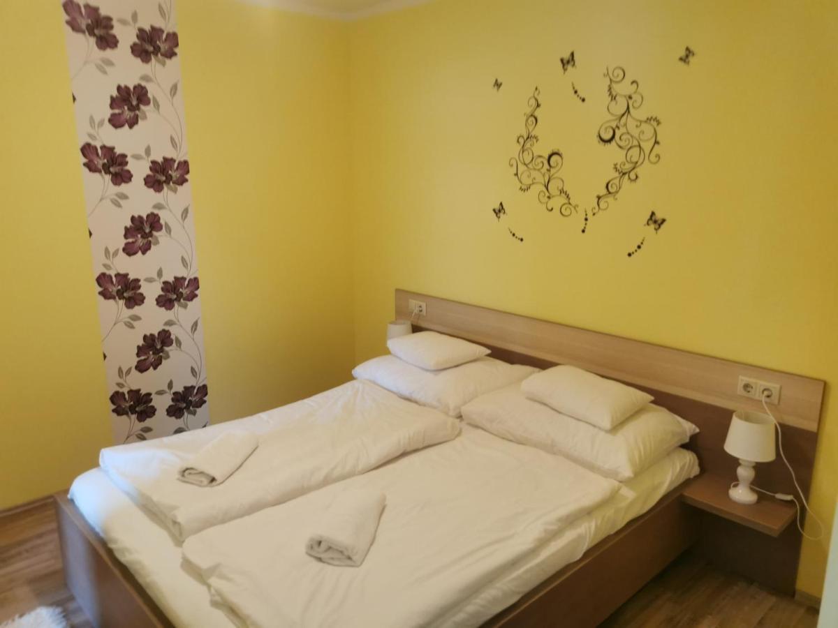 Szabó Apartman Sarvar Exterior foto