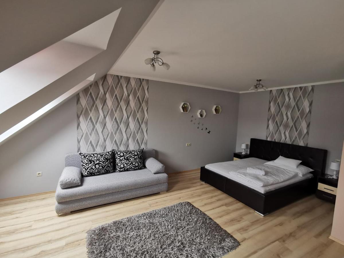 Szabó Apartman Sarvar Exterior foto