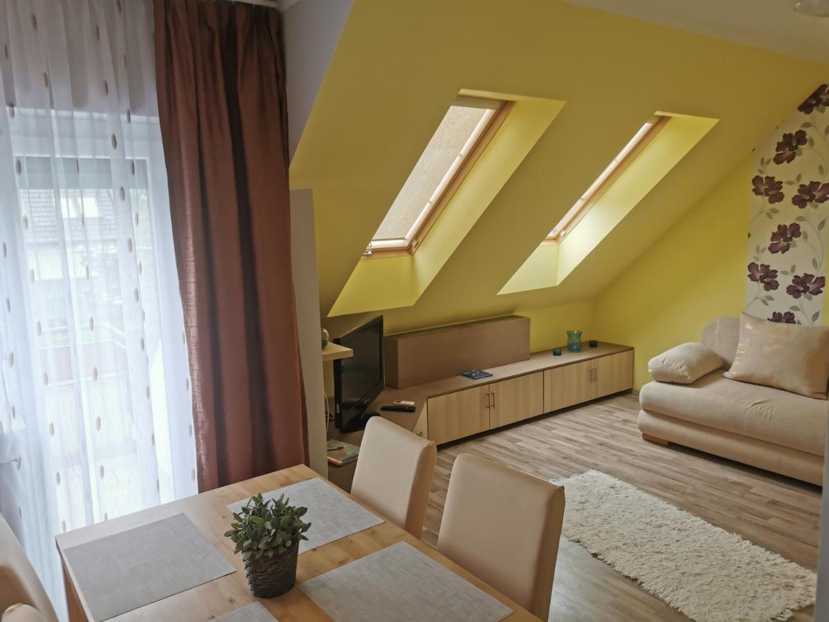 Szabó Apartman Sarvar Exterior foto